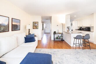 10238 Arizona Cir in Bethesda, MD - Building Photo - Building Photo