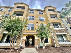 1300 Riverplace Blvd in Jacksonville, FL - Building Photo - Building Photo