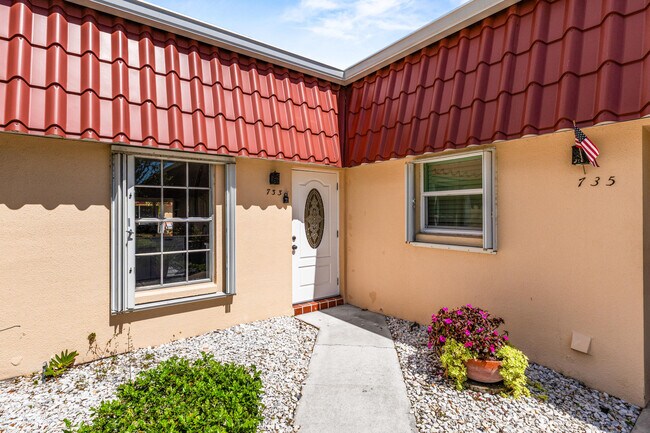 733 Nantucket Cir in Greenacres, FL - Building Photo - Building Photo