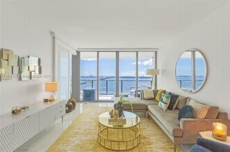 3131 NE 7th Ave, Unit 2903 in Miami, FL - Building Photo - Building Photo