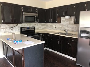 1000 Ranchero Road, Unit Apt D in Kerrville, TX - Building Photo - Building Photo