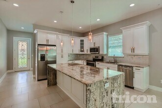 105 E Broad St in Tampa, FL - Foto de edificio - Building Photo