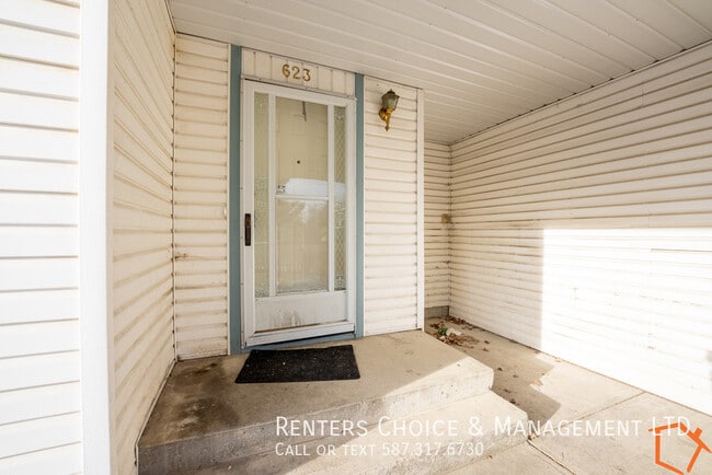 property at 623 B-6234 4 St S