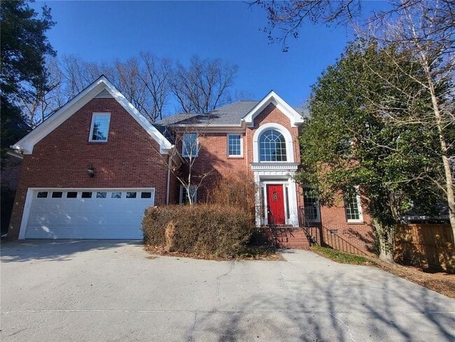 property at 2438 Kings Ct NE