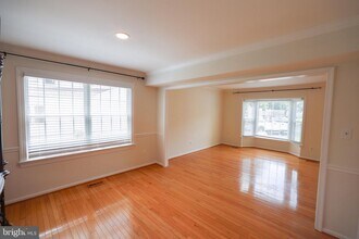 13601 Old Chatwood Pl in Chantilly, VA - Building Photo - Building Photo