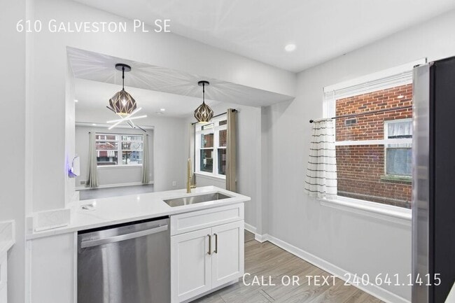 610 Galveston Pl SE in Washington, DC - Building Photo - Building Photo
