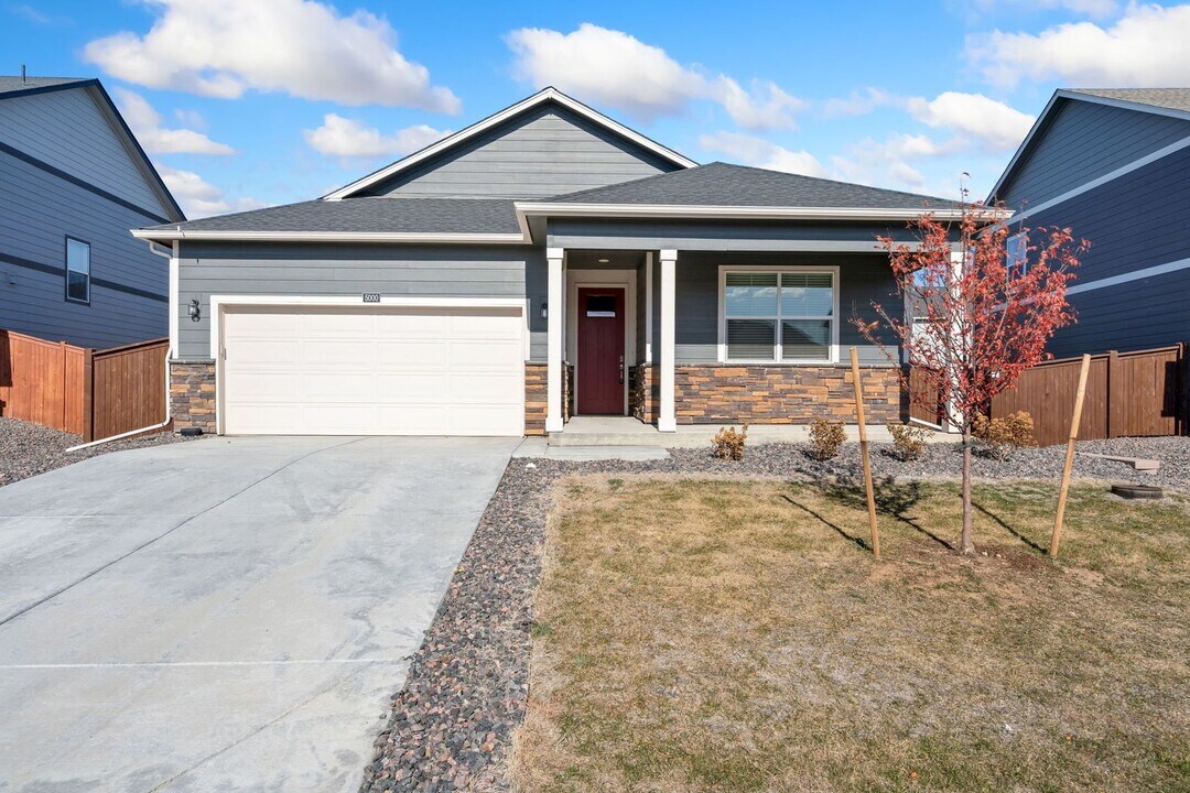 5000 Alur St in Windsor, CO - Building Photo