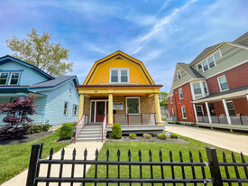 920 Grand Ave, Unit 1 in Cincinnati, OH - Building Photo