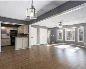 14011 Dunbar Ct in Grandview, MO - Building Photo - Building Photo