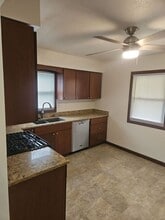 221 E Sheridan Ave in Des Moines, IA - Building Photo - Building Photo