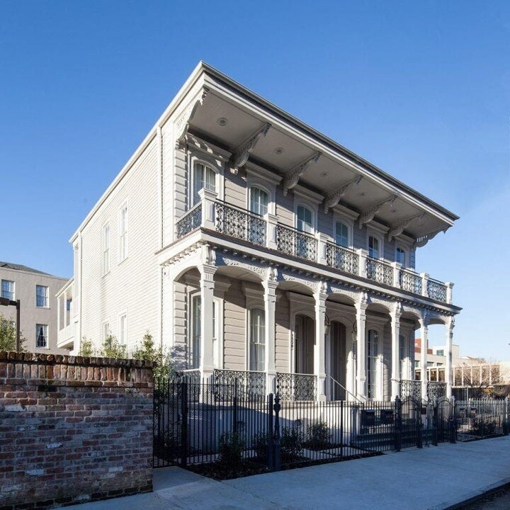 Townhomes at Saint Anna in New Orleans, LA - Foto de edificio