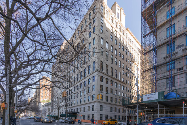 3 E 77th St in New York, NY - Foto de edificio - Building Photo