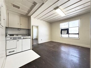 645 W Dickson St in Fayetteville, AR - Building Photo - Building Photo