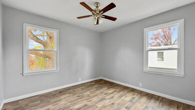 3223 Lay Ave in Knoxville, TN - Foto de edificio - Building Photo
