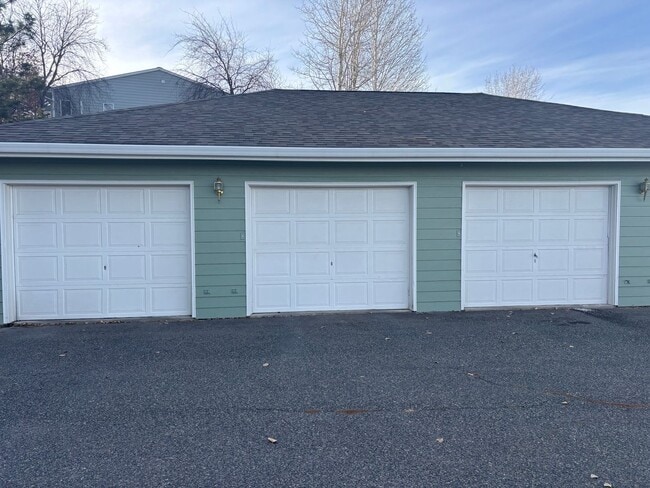 2233 Alpine Dr in Helena, MT - Building Photo - Building Photo