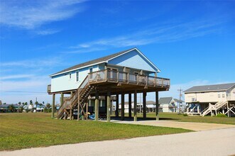 131 Pieces of 8 in Freeport, TX - Building Photo - Building Photo