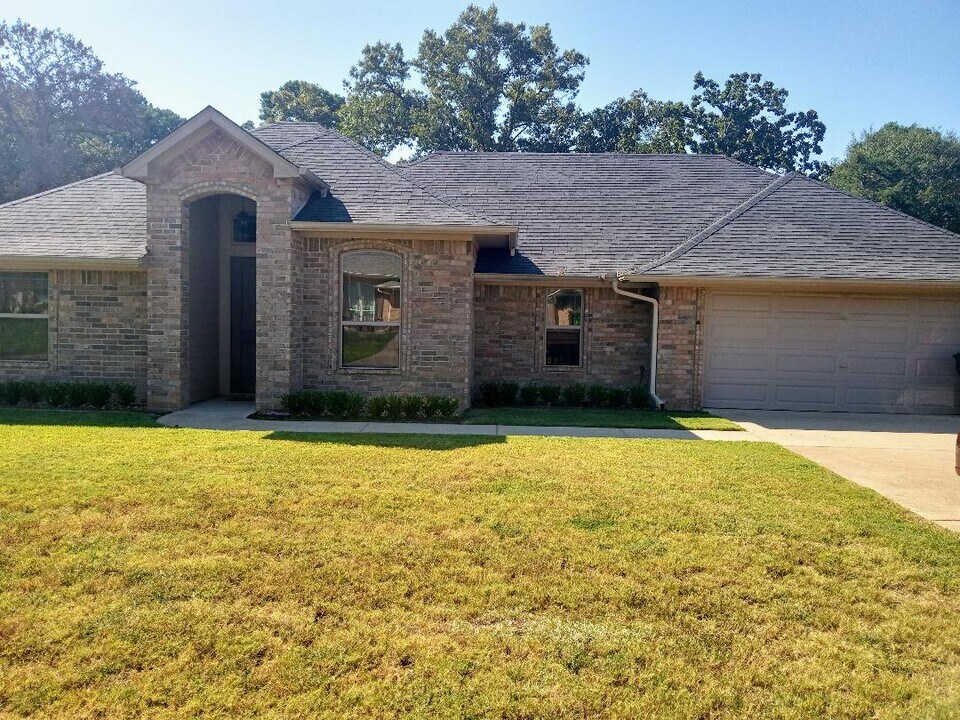 19483 Sara Ln in Flint, TX - Building Photo