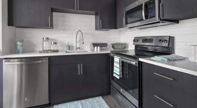 37 E Delaware Pl in Chicago, IL - Foto de edificio - Building Photo