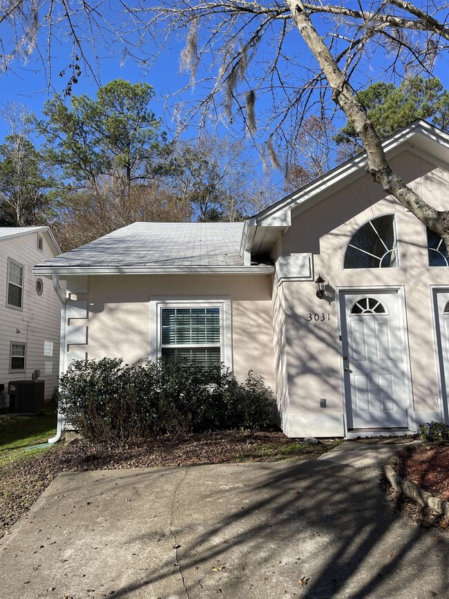 3031 Royal Palm Way in Tallahassee, FL - Building Photo - Building Photo