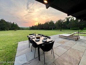 16 Spring Rd in Hudson, NY - Building Photo - Building Photo