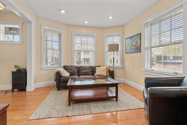 136 Appleton St in Cambridge, MA - Building Photo - Building Photo