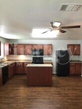 10631 S Shaenridge in San Antonio, TX - Building Photo - Building Photo