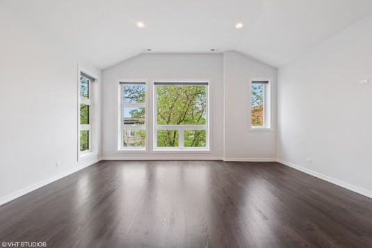4943 S Saint Lawrence Ave, Unit 3 in Chicago, IL - Building Photo - Building Photo