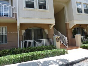 8980 W Flagler St in Miami, FL - Foto de edificio - Building Photo