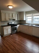 241 Spruce St in Manchester, NH - Building Photo - Building Photo