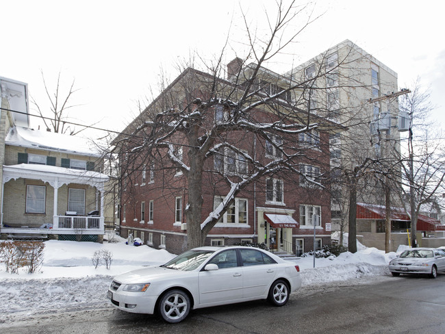 109-111 W Gilman St in Madison, WI - Foto de edificio - Building Photo