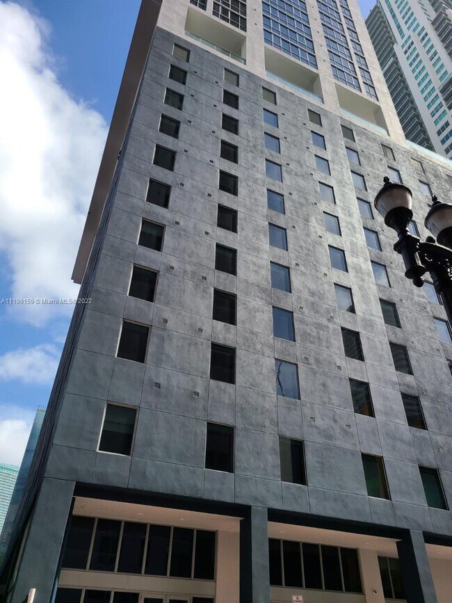 227 NE 2nd St-Unit -2311 in Miami, FL - Building Photo - Building Photo