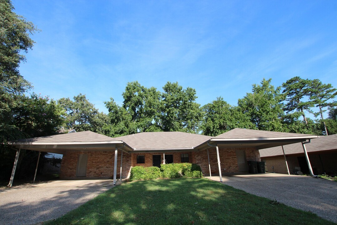 2601-2605 Westminster Dr in Tyler, TX - Building Photo