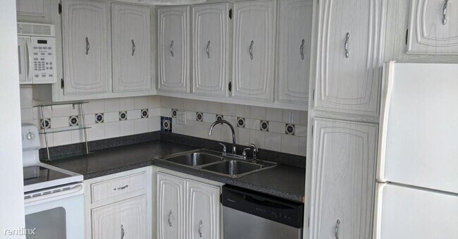 19 Colonial Club Dr in Boynton Beach, FL - Building Photo - Building Photo