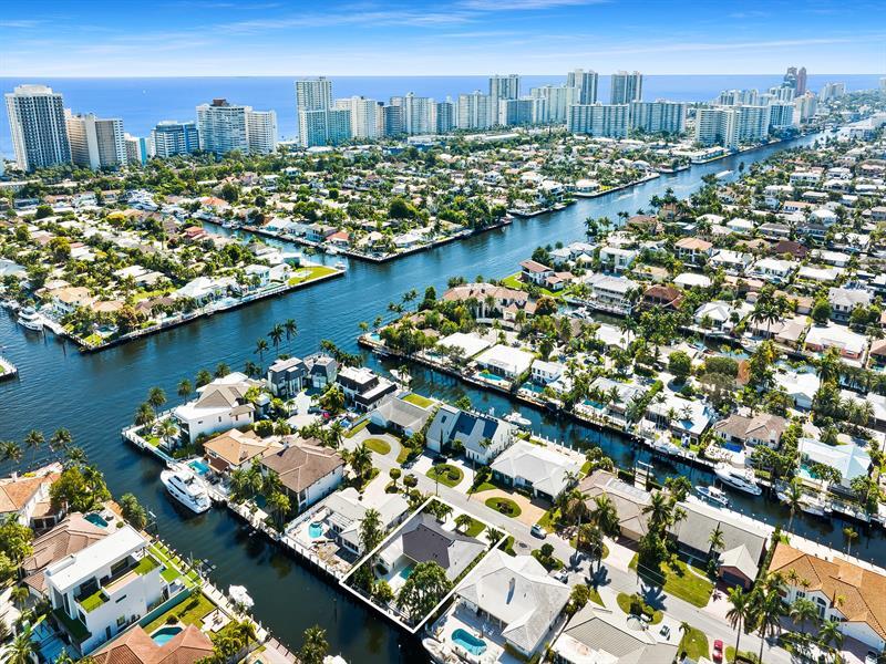 3061 NE 42nd St in Fort Lauderdale, FL - Building Photo