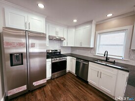 260 Robin St in Bridgeport, CT - Building Photo