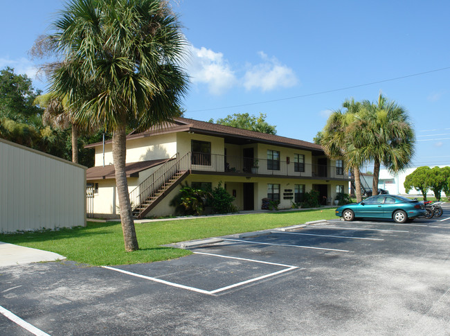 Vanessa Apartments in Daytona Beach, FL - Building Photo - Building Photo