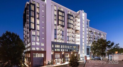 2025 Cleveland Ave, Unit Solarium in Charlotte, NC - Building Photo - Building Photo