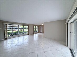 5011 Madison St in Hollywood, FL - Building Photo - Building Photo