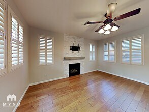 398 Metro Ln in West Sacramento, CA - Foto de edificio - Building Photo