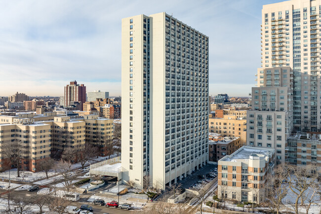 4900 N Marine Dr in Chicago, IL - Building Photo - Building Photo