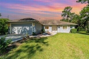 333 5th St SW in Naples, FL - Building Photo