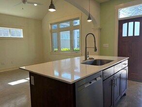 5515 Joe Sayers Ave in Austin, TX - Building Photo - Building Photo