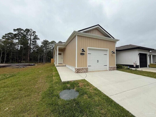 3209 Damon Dr in Milton, FL - Building Photo - Building Photo
