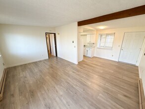 1814 Sargent Ave-Unit -1814 in Klamath Falls, OR - Building Photo - Building Photo