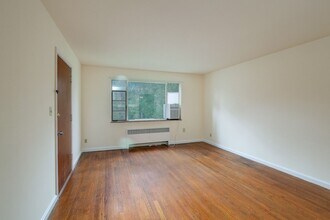 203 Loraine Ave-Unit -203 2 in Cincinnati, OH - Building Photo - Building Photo