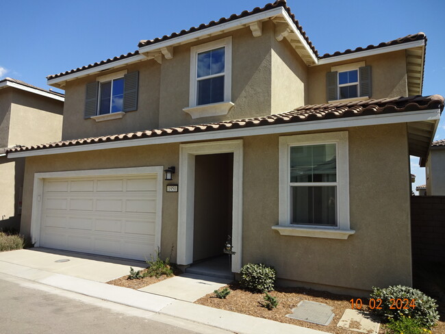 1950 Tangelo Way in Santa Paula, CA - Foto de edificio - Building Photo