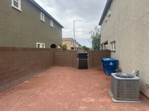 7597 Moore Crk Ln in North Las Vegas, NV - Building Photo - Building Photo