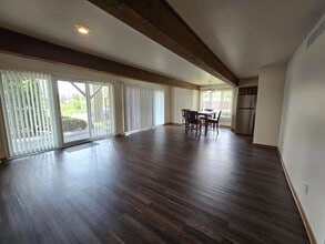1500 Camellia Dr in Munster, IN - Building Photo - Building Photo