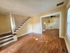 827 W 37th St in Norfolk, VA - Building Photo - Building Photo