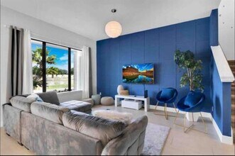 320 Villa Domani Ct in Davenport, FL - Building Photo - Building Photo